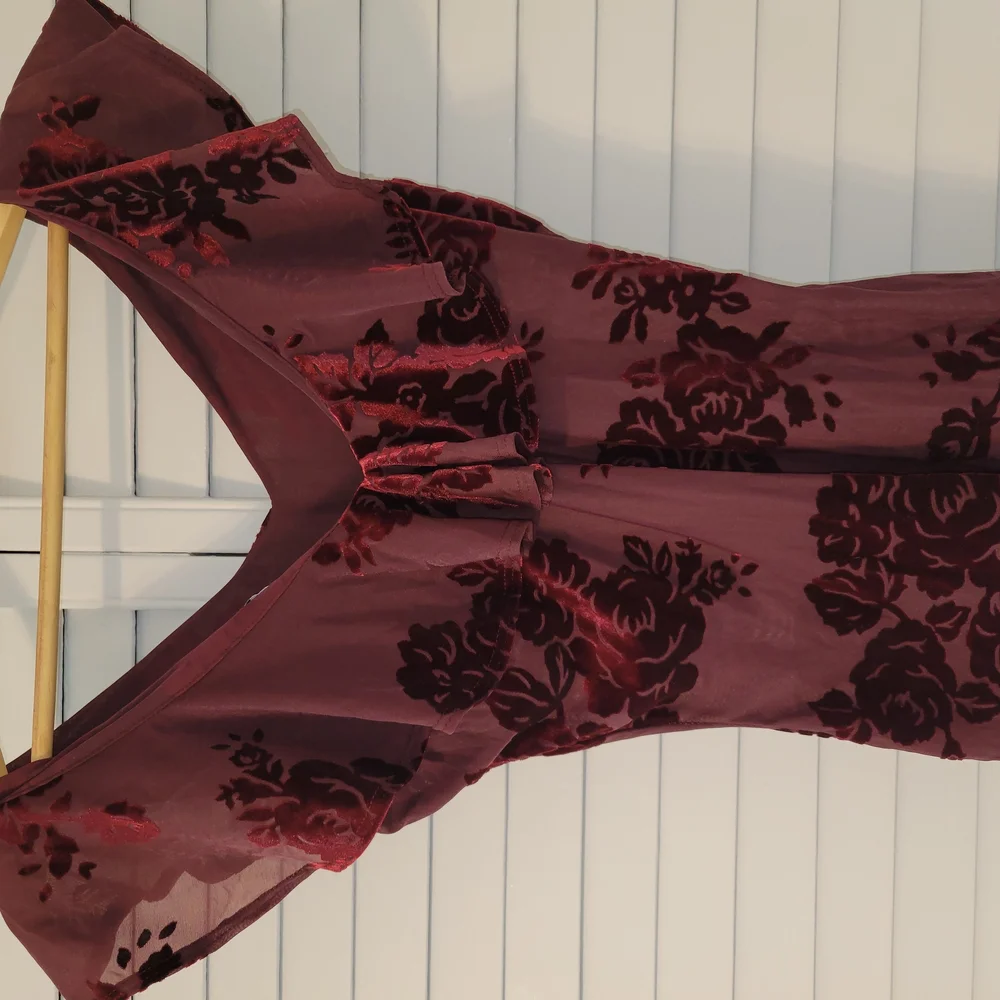 Elegant Burgundy Floral Blouse - Picture 2 of 4